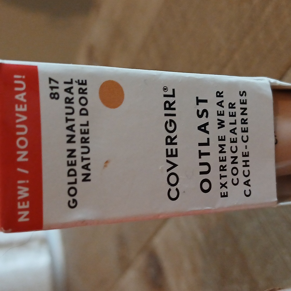 New Foundation Uoma, Covergirl, Revlon, and Concealer Women's Makeup 4pc - Picture 16 of 17